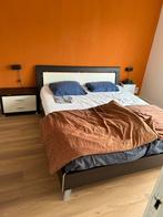 Bed 180 bij 210 met nachtkastjes, Ophalen, Gebruikt, Bruin, 210 cm