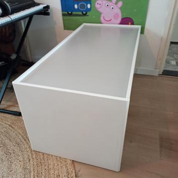 IKEA Dundra speeltafel beschikbaar voor biedingen