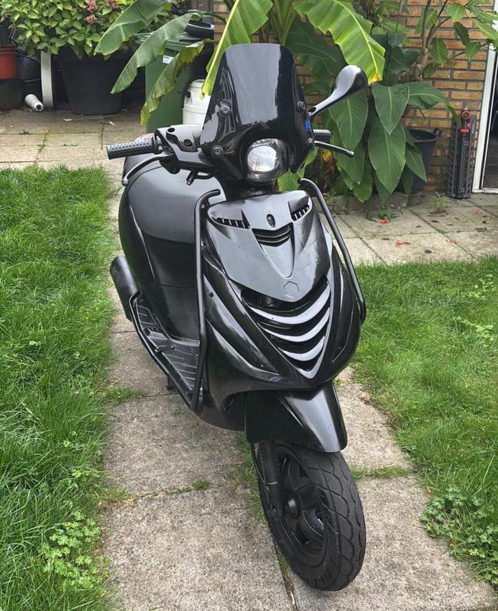 Piaggio zip, Fietsen en Brommers, Scooters | Piaggio, Gebruikt, Zip, Benzine, Ophalen of Verzenden