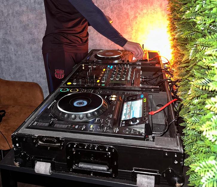 Pioneer CDJ-2000 set + DJM-800 incl. flightcase, Muziek en Instrumenten, Dj-sets en Draaitafels, Gebruikt, Dj-set, Pioneer, Ophalen of Verzenden