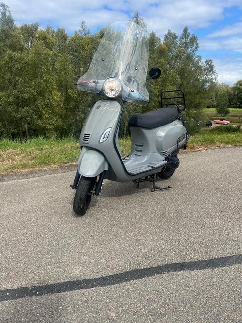 La Souris Sourini r bromscooter Nardo grijs 2021, Fietsen en Brommers, Scooters | Yamaha, Overige modellen, Maximaal 45 km/u, Benzine