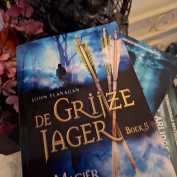 7 delen De Grijze jager beschikbaar voor biedingen