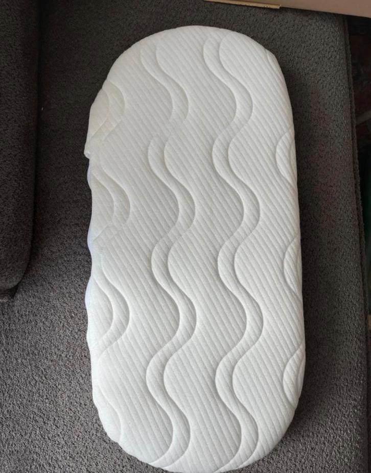 Ovaal matrasje 5 cm voor in wieg of kinderwagen - kadolis, Kinderen en Baby's, Babywiegjes en Ledikanten, Zo goed als nieuw, Wieg