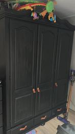 Brocante oude kast / opbergkast zwart, Ophalen, 50 tot 70 cm, 105 cm of meer, 100 cm of meer