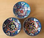 3 Schaaltjes - Iznik Stijl - Turkije, Porselein of Keramiek, Schaal, Rond, Ophalen of Verzenden