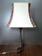 Fraaie tafellamp in klassieke stijl. Totaal 71 cm. hoog., Huis en Inrichting, Lampen | Tafellampen, Gebruikt, 50 tot 75 cm, Klassiek