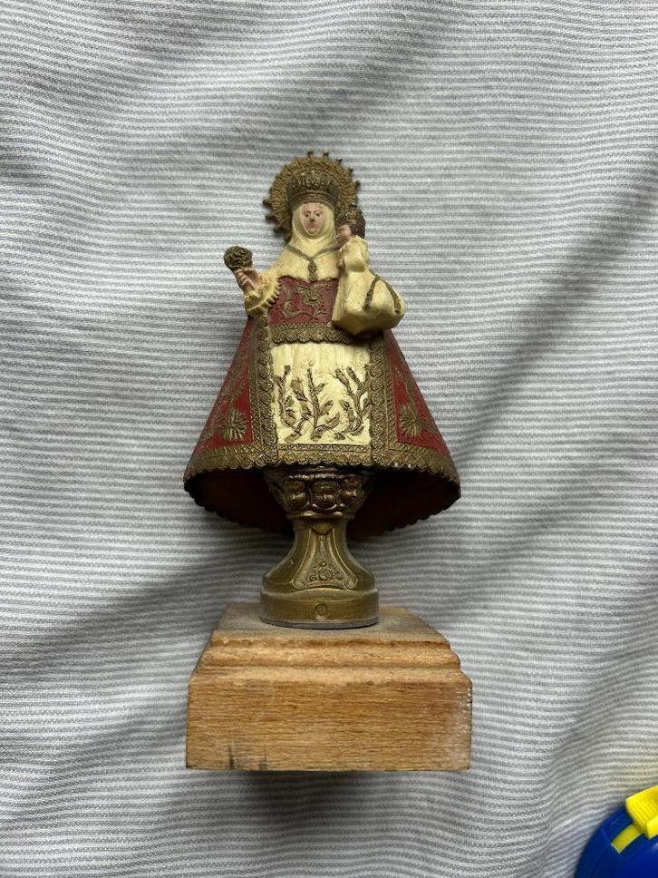 Vintage Mariabeeld met kind op houten sokkel 14 cm hoog, Antiek en Kunst, Antiek | Religie, Verzenden