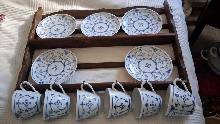 Antieke Blau Saks Porselein Kop & Schotel met Houten Rekje, Antiek en Kunst, Antiek | Porselein, Ophalen of Verzenden