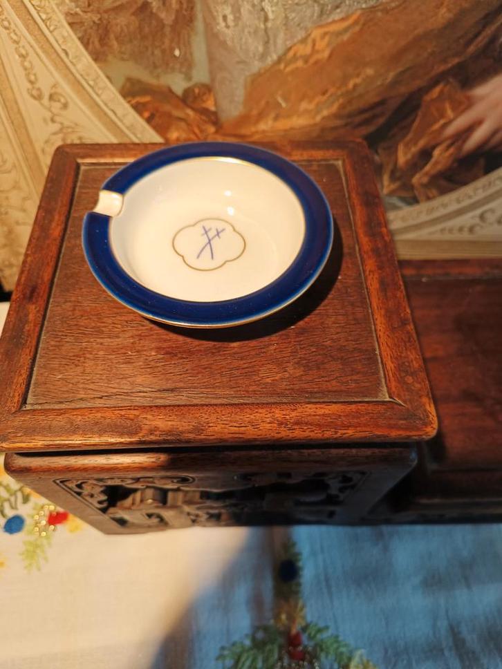 Meissen Porseleinen Asbakje - Handbeschilderd, Verzamelen, Blikken, Ophalen of Verzenden