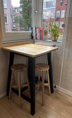Ikea bartafel TYBYN met twee barkrukken, Huis en Inrichting, Ophalen, Gebruikt