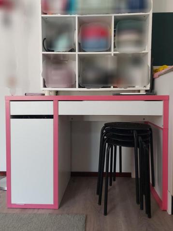 Ikea bureau Micke in wit-roze beschikbaar voor biedingen