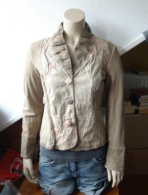 Een erg mooi bruin/beige jasje van Elly Italia - maat 38, Kleding | Dames, Jasjes, Kostuums en Pakken, Gedragen, Jasje, Maat 38/40 (M)