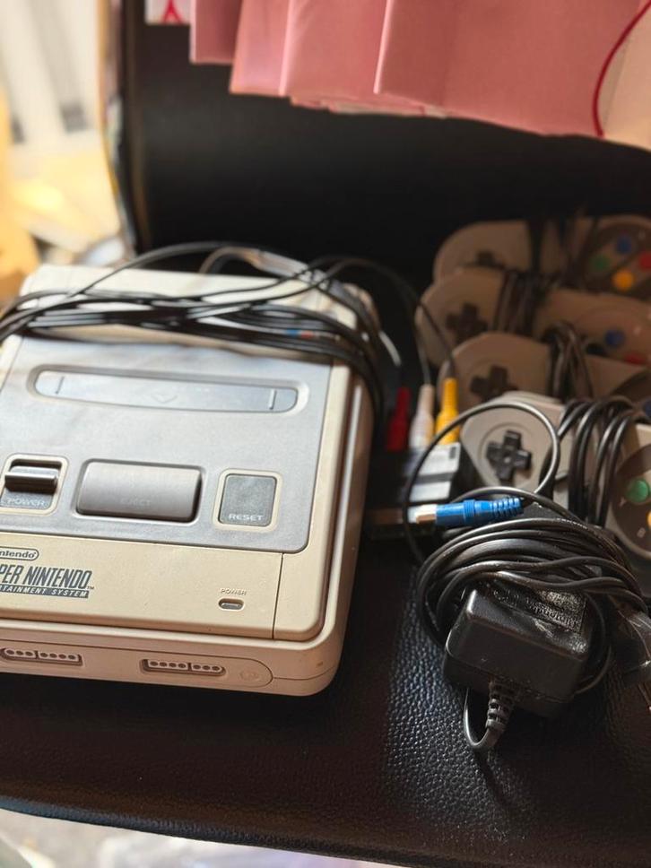 Snes games en console, Spelcomputers en Games, Spelcomputers | Nintendo Super NES, Zo goed als nieuw, Met 2 controllers, Ophalen