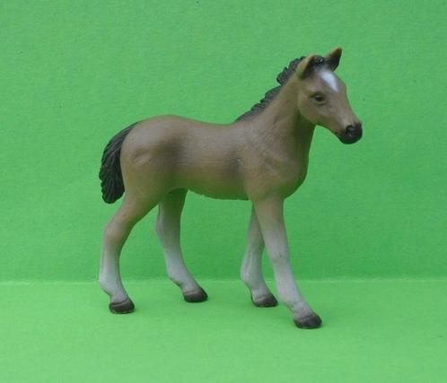 Schleich 13277 Hannoveraner veulen, dierfiguur, Verzamelen, Dierenverzamelingen, Gebruikt, Beeldje of Figuurtje, Paard, Verzenden