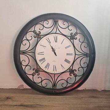 Grote Rustieke Wandklok 90cm- Gerald Et Fils beschikbaar voor biedingen