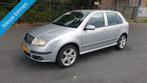 Skoda Fabia 1.4-16V Spirit+ NETTE AUTO RIJD EN SCHAKELT GOED, Auto's, Skoda, Voorwielaandrijving, Gebruikt, Zwart, 4 cilinders