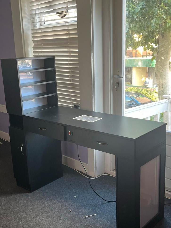 Nageltafel met Afzuiging & LED, Huis en Inrichting, Bureaus, Gebruikt, Bureau, Ophalen