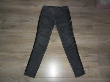 Bianco Grijze Lange Broek Met Donkergrijze Bies Maat 38 beschikbaar voor biedingen