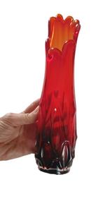 Prachtige vintage rode swung vaas groene bodem 3003, Huis en Inrichting, Woonaccessoires | Vazen, Minder dan 50 cm, Glas, Gebruikt
