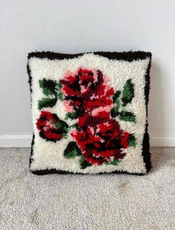 Vintage rozen kussen, 35x37cm. Smyrna bloem 60s 70s beschikbaar voor biedingen