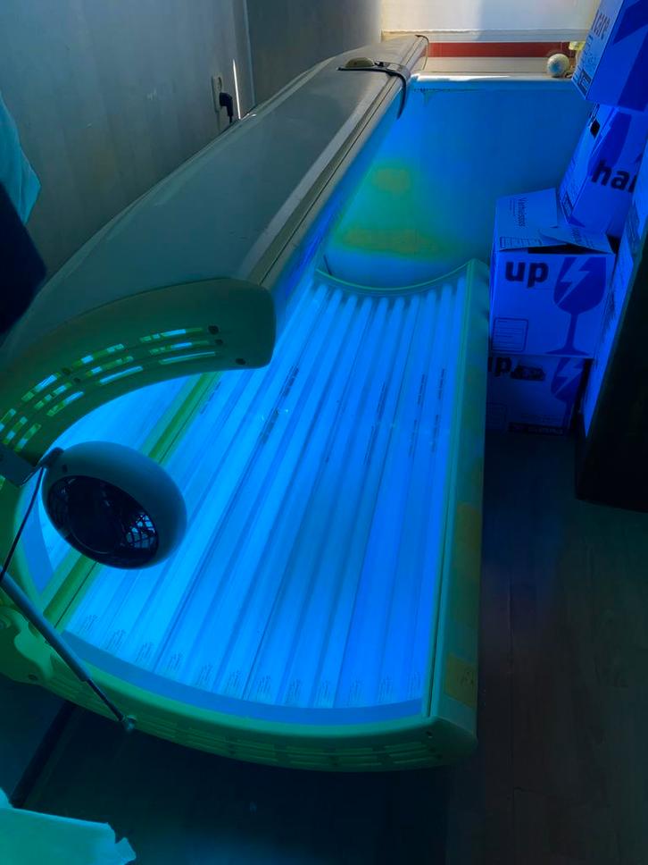 Gebruikte Zonnebank met Gezichtsbruiners & Body Cooler, Witgoed en Apparatuur, Zonnebanken en Gezichtsbruiners, Gebruikt, Zonnebank enkelzijdig