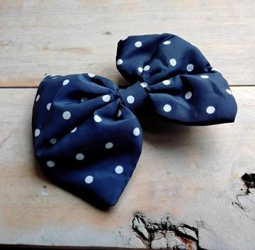 Vintage haarspeld - strik - donkerblauw - polkadots - stipje beschikbaar voor biedingen