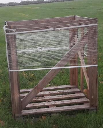 Kuubkisten haardhout houtenkisten beschikbaar voor biedingen