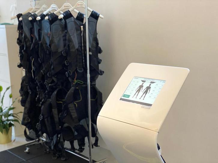 EMS X Body apparaat 2x incl. 6 pakken, Sport en Fitness, Fitnessapparatuur, Zo goed als nieuw, Overige typen, Ophalen