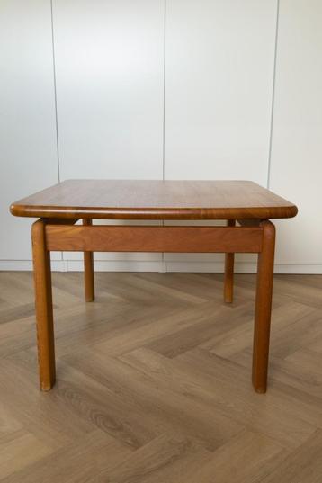 Deense Mid century vintage salontafel van Burchard-Nielsen beschikbaar voor biedingen