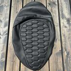 Zadelhoes Vespa S50 sport audi rs custom buddydek, Info@jynkx.com, Jynkx, Nieuw, Ophalen of Verzenden