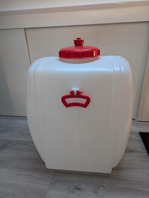 Kunststof tank met kraan – 150 liter, Tuin en Terras, Regentonnen, Zo goed als nieuw, Kunststof, 150 liter of meer, Ophalen of Verzenden
