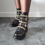 Zwarte Biker/Chelsea Boots met gouden kettinkjes maat 36, Kleding | Dames, Schoenen, Nieuw, Lage of Enkellaarzen, Zwart, Verzenden
