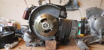Gereviseerde oldtimer Vespa 150 motor beschikbaar voor biedingen
