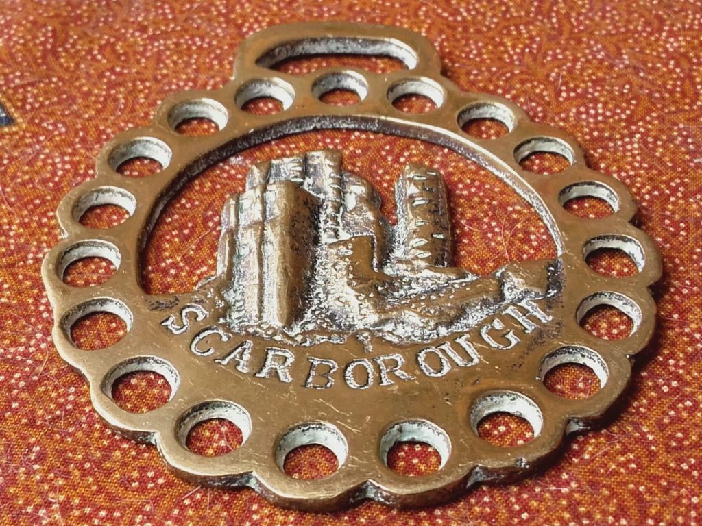 Antiek kleppermannetje uit Engeland met een kasteel 9,1 cm., Ophalen of Verzenden, Koper