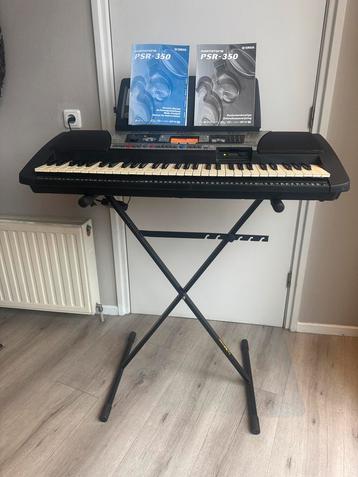  Yamaha PSR-350 keyboard + standaard + lesboeken beschikbaar voor biedingen