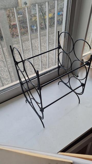 Metalen Wijnrekje voor 6 flessen beschikbaar voor biedingen