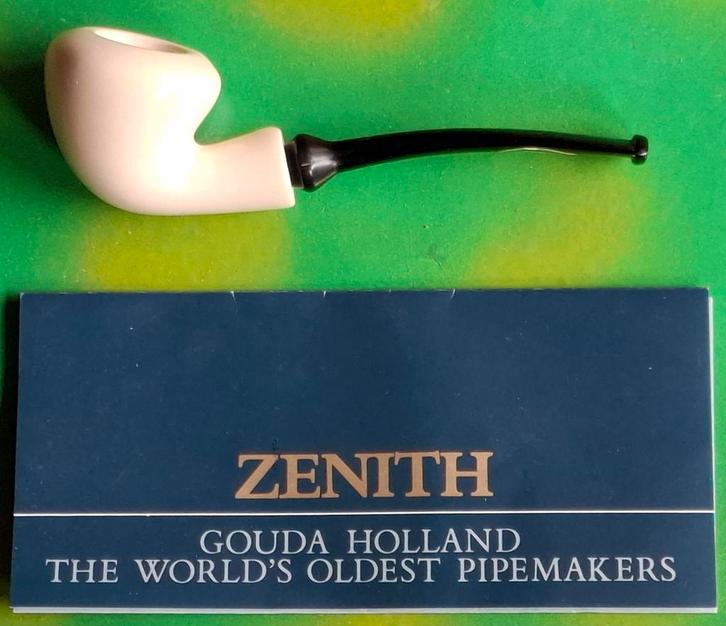 Pijp. ZENITH.  Nieuw.  13 cm. * Zie tekst., Verzamelen, Rookartikelen, Aanstekers en Luciferdoosjes, Nieuw, (Water)pijp, Ophalen