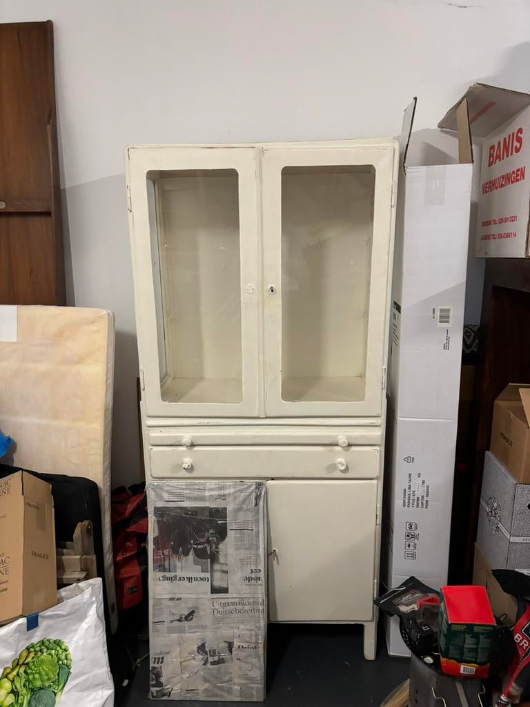 Witte antieke apothekerskast, vitrinekast, met glas., Huis en Inrichting, Kasten | Vitrinekasten, Ophalen, Met plank(en), Gebruikt