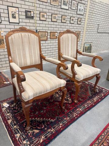 2 stoere identieke stijlvolle vintage stoelen! beschikbaar voor biedingen