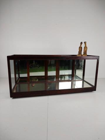 Antieke Engelse Winkeltoonbank met Spiegel – Circa 1920 beschikbaar voor biedingen