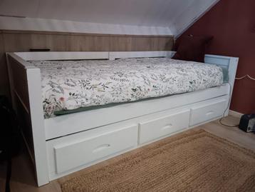 bedbank eenpersoonsbed met lades beschikbaar voor biedingen