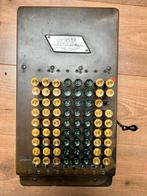 Antieke rekenmachine (comptometer), Ophalen