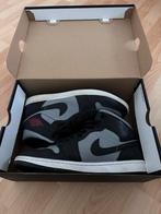 Air Jordan 1 mid maat 42, Kleding | Heren, Schoenen, Ophalen of Verzenden, Zo goed als nieuw, Overige kleuren