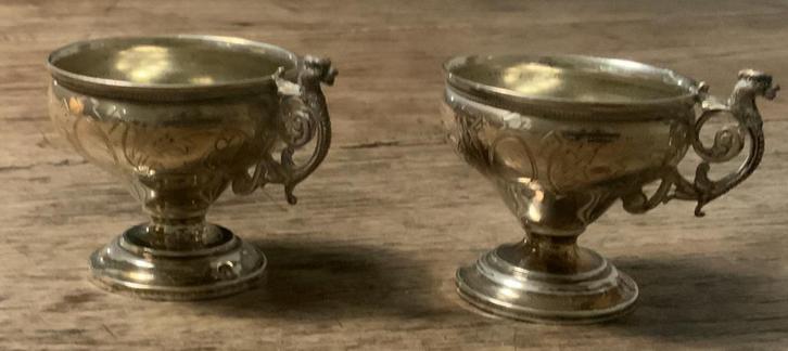 Twee verzilverde eierdopjes eierdopje, leuk voor Pasen, Diversen, Pasen, Ophalen