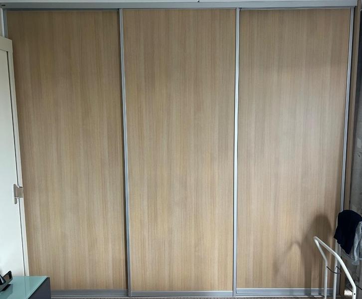 WEGISWEGComplete inbouwkast 3x schuifdeuren rail en hang/leg, Huis en Inrichting, Kasten | Kledingkasten, Zo goed als nieuw, 200 cm of meer