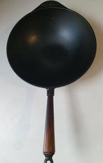 Skeppshult gietijzeren wokpan 32cm met houten handgreep, Ophalen, Gebruikt, Gietijzer, Keramische plaat