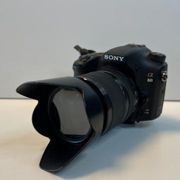 Sony A68 + 18-135mm 3.5-5.6 SAM Zoomlens | Nette staat beschikbaar voor biedingen