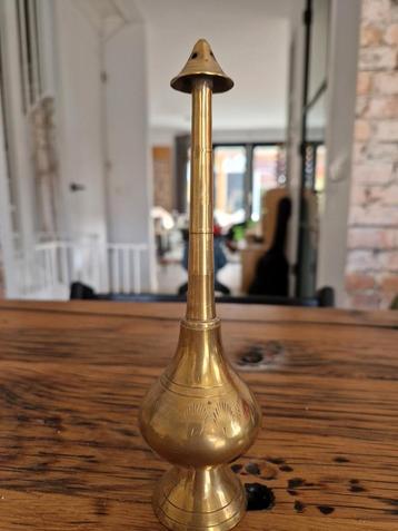 Oude messing fles beschikbaar voor biedingen