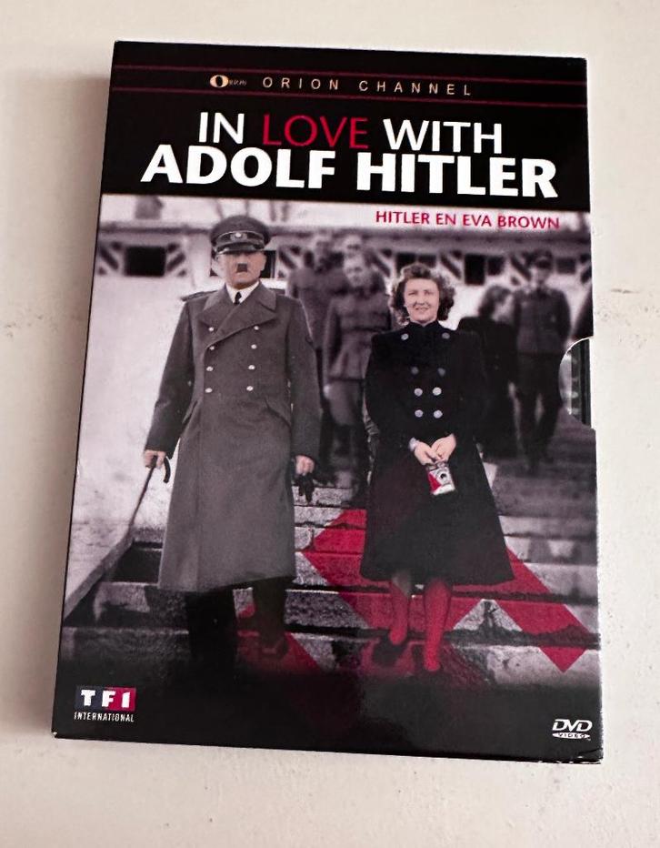 In Love with Adolf Hitler DVD film uit 2007 WO II, Cd's en Dvd's, Dvd's | Tv en Series, Gebruikt, Alle leeftijden, Ophalen of Verzenden