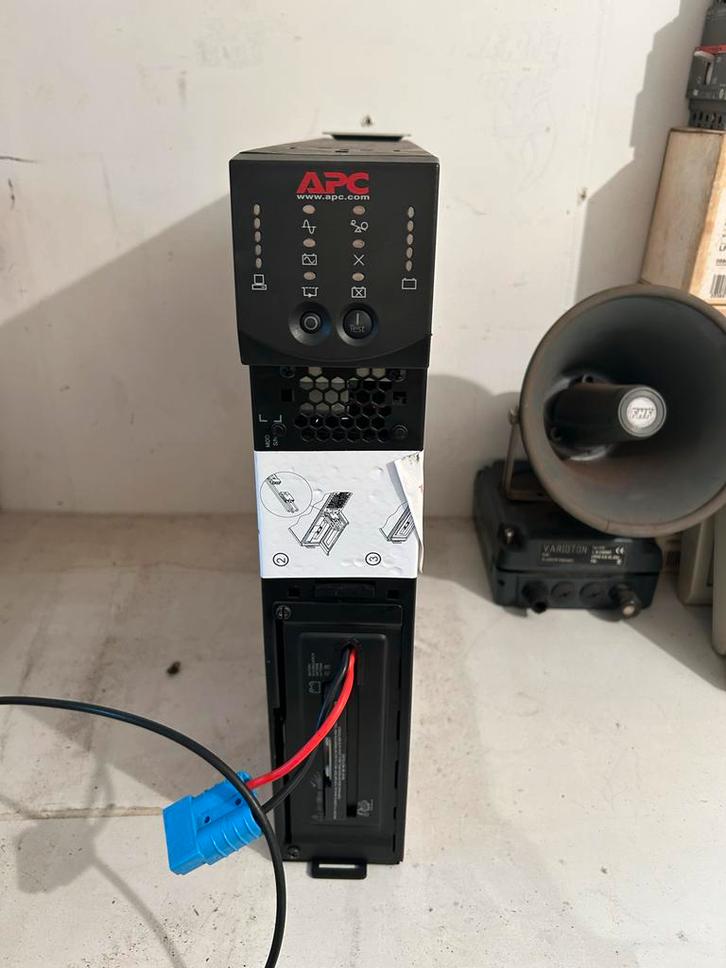 APC SURT1000XLI UPS - Betrouwbare stroomvoorziening, Computers en Software, Desktop Pc's, Gebruikt, Onbekend, Minder dan 4 GB